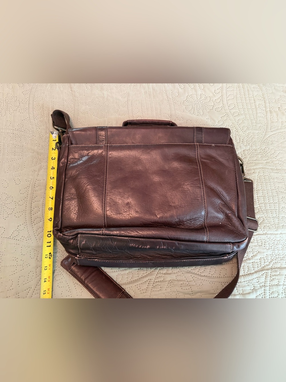 Classic Brown Leather Messenger Bag - Picture 3 of 7